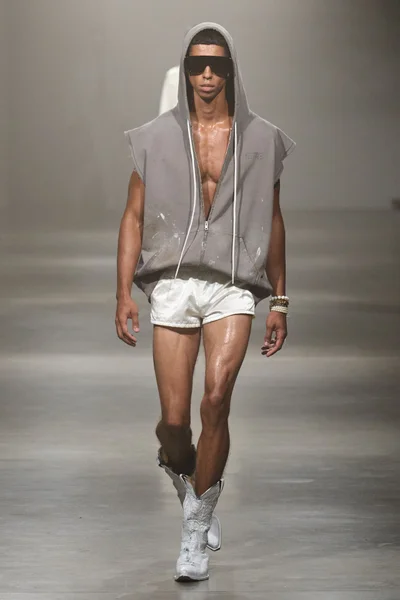 Look 39